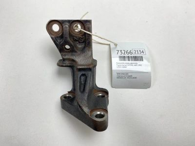 Лот: 21112581. Фото: 1. Кронштейн опоры двигателя Toyota... Двигатель и элементы двигателя