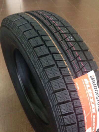 Лот: 14288803. Фото: 1. 215/65 R16 Bridgestone Blizzak... Шины