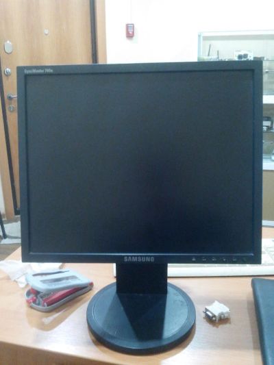 Лот: 5254439. Фото: 1. Samsung SyncMaster 740N. ЖК-мониторы