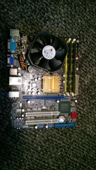 Лот: 8169158. Фото: 1. Материнская плата ASUS P5KPL-AM. Материнские платы