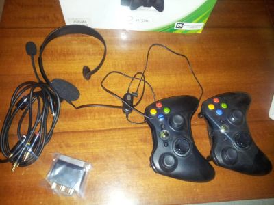 Лот: 6212994. Фото: 1. Комплект XBOX 360, 2 джойстика... Игровые приставки, консоли