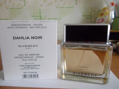 Лот: 11324779. Фото: 1. Dahlia Noir Eau de Parfum от Givenchy... Женская парфюмерия