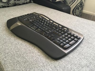 Лот: 9088329. Фото: 1. Эргономичная клавиатура Microsoft... Клавиатуры и мыши
