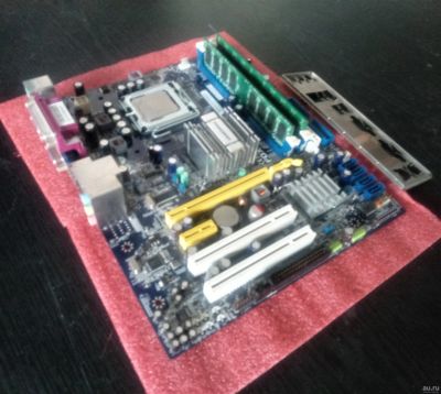 Лот: 17030960. Фото: 1. Материнская плата Foxconn G31MX-K. Материнские платы