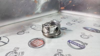 Лот: 23584388. Фото: 1. Поршень Mercedes-Benz C-Class... Двигатель и элементы двигателя