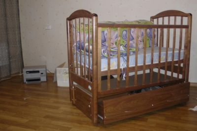 Лот: 3483982. Фото: 1. Детская кроватка. Детские кровати и кроватки