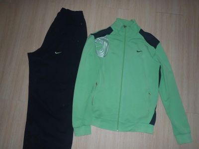 Лот: 3132280. Фото: 1. Продам спортивный костюм Nike... Костюмы классические, деловые