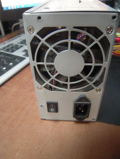 Лот: 11664458. Фото: 1. Блок питания ATX для компьютера... Корпуса, блоки питания