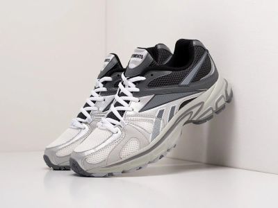 Лот: 17340286. Фото: 1. Кроссовки Vetements x Reebok Spike... Кеды, кроссовки, слипоны