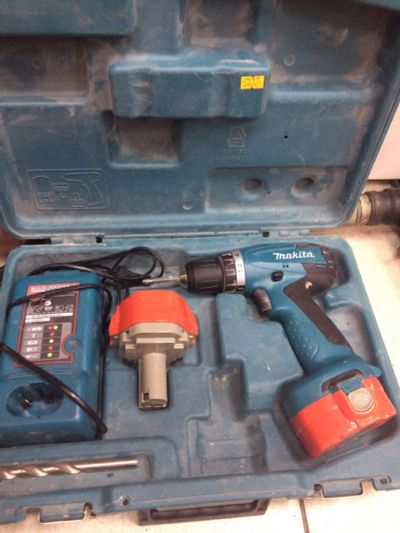 Лот: 8231998. Фото: 1. Шуруповёрт Makita 6281D. Электроинструмент