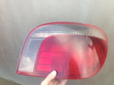 Лот: 9944459. Фото: 1. Фонарь правый задний Toyota Vitz... Оптика и освещение