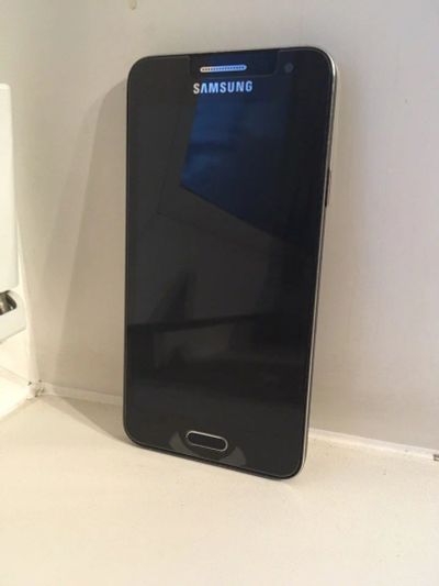 Лот: 9922714. Фото: 1. Samsung Galaxy A3 2015. Смартфоны