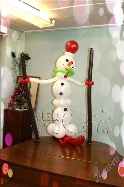 Лот: 2378975. Фото: 1. Снеговик из воздушных шаров на... Разное