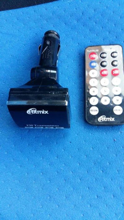 Лот: 6584632. Фото: 1. FM-Модулятор/трансмиттер Ritmix... FM-модуляторы, трансмиттеры