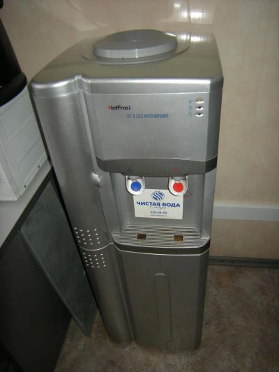 Лот: 9384287. Фото: 1. Кулер с холодильником HotFrost... Чайники, кофемашины, кулеры