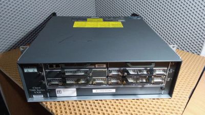 Лот: 20993465. Фото: 1. Корпоративный маршрутизатор Cisco... Маршрутизаторы (роутеры)