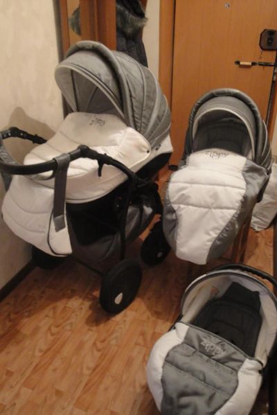 Лот: 4134787. Фото: 1. Tutis Zippy silver plus 3 в 1... Коляски