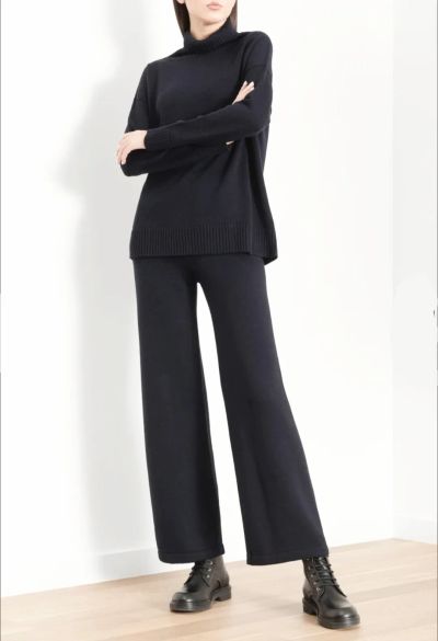 Лот: 25634984. Фото: 1. Брюки Max Mara, размеры: M, L. Брюки, шорты