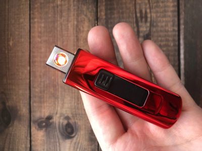 Лот: 13117509. Фото: 1. USB зажигалка Red. Зажигалки, спички, пепельницы