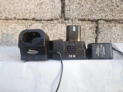 Лот: 12960544. Фото: 1. зарядное блок питания аккумулятор... Зарядные устройства, блоки питания для бытовой техники
