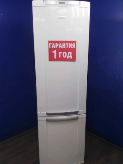 Лот: 14008796. Фото: 1. Холодильник electrolux enb 38400... Холодильники, морозильные камеры