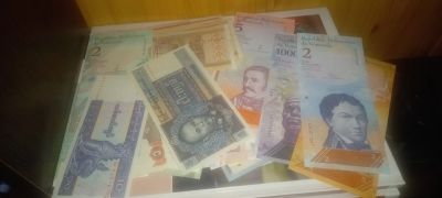 Лот: 18408774. Фото: 1. 60 штук разных банкнот! Деньги... Европа