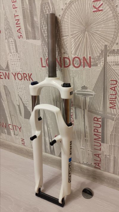 Лот: 16981145. Фото: 1. Вилка SR Suntour XCM 26". Запчасти