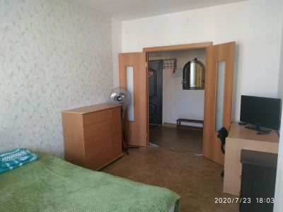 Лот: 18372337. Фото: 1. стол письменный. Компьютерные и письменные столы