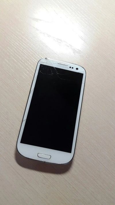 Лот: 4951393. Фото: 1. 2 смартфона galaxy s3 черный и... Смартфоны