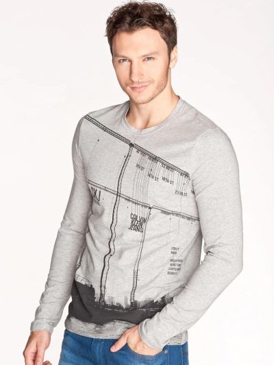Лот: 4245154. Фото: 1. Футболка Calvin Klein с длинным... Футболки, поло