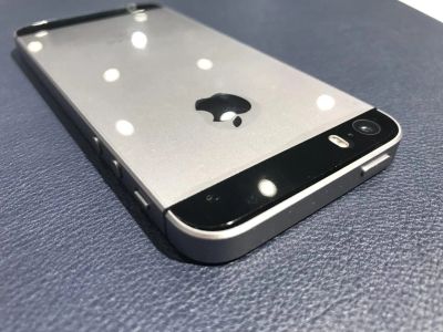 Лот: 9999335. Фото: 1. iphone se 64 gb space gray. Смартфоны