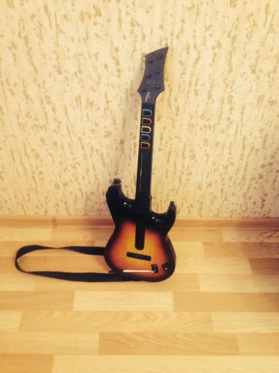 Лот: 5025886. Фото: 1. Джостик-гитара Guitar Hero Xbox... Запчасти для игровых приставок, консолей