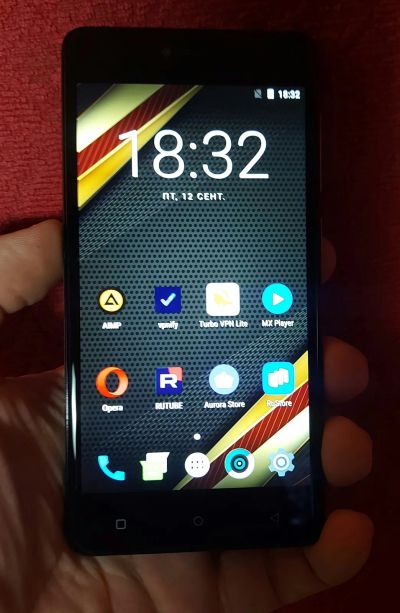 Лот: 25738365. Фото: 1. Highscreen 32GB. Кнопочные мобильные телефоны