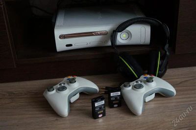 Лот: 2906182. Фото: 1. Xbox 360 PRO + 11 лиц. дисков... Игровые приставки, консоли