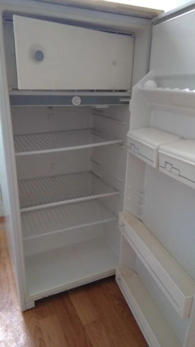Лот: 14384360. Фото: 1. Холодильник Бирюса. Холодильники, морозильные камеры
