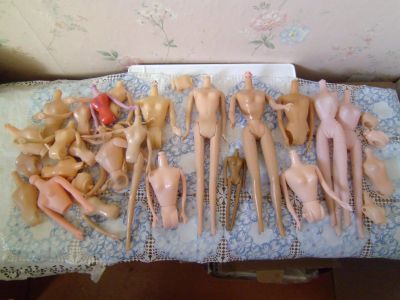Лот: 13899459. Фото: 1. Куклолом, туловища от модельных... Куклы