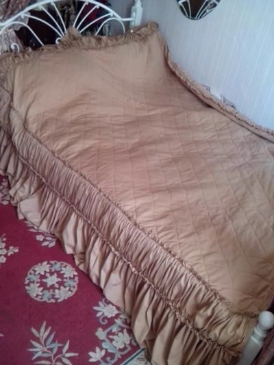 Лот: 7840566. Фото: 1. покрывало 170*200*35 хор.сост. Пледы, покрывала