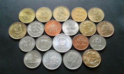 Лот: 15242551. Фото: 1. 20 иностранных монет - одним лотом... Наборы монет
