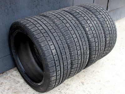 Лот: 4578592. Фото: 1. Зимняя резина 215 45 R17 TOYO... Шины