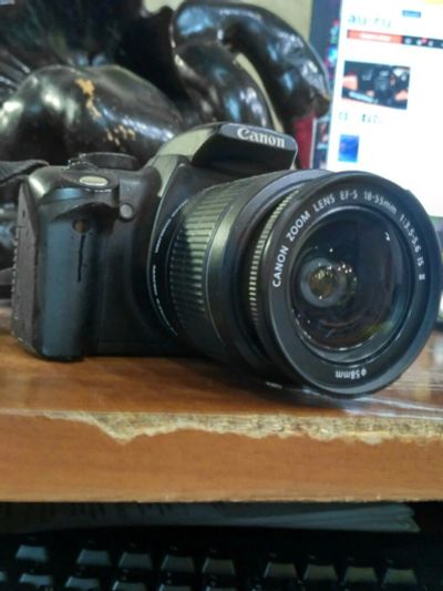 Лот: 9770732. Фото: 1. Зеркальный фотоаппарат Canon EOS... Цифровые зеркальные