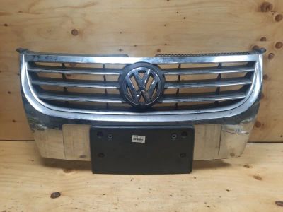 Лот: 18952007. Фото: 1. Решетка радиатора Volkswagen Touran... Кузов