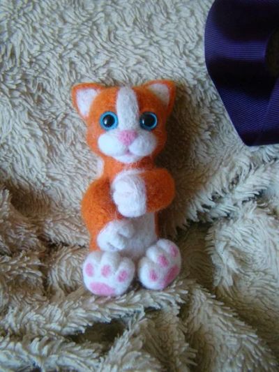 Лот: 8214591. Фото: 1. Котёнок рыжик. Авторские куклы, игрушки, поделки
