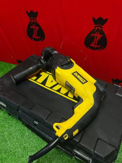 Лот: 20772630. Фото: 1. Перфоратор dewalt D25103K 780... Электроинструмент
