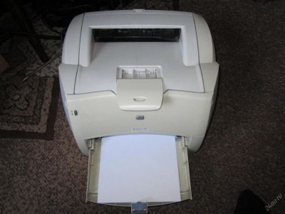 Лот: 3987948. Фото: 1. hp 1300+ 2 картриджа полных. Лазерные принтеры