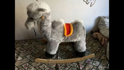 Лот: 14156953. Фото: 1. Игрушка качалка. Верблюд. Ходунки, прыгунки, качели