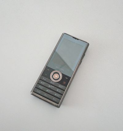 Лот: 21256241. Фото: 1. Philips Xenium X513 / 2000mAh... Кнопочные мобильные телефоны
