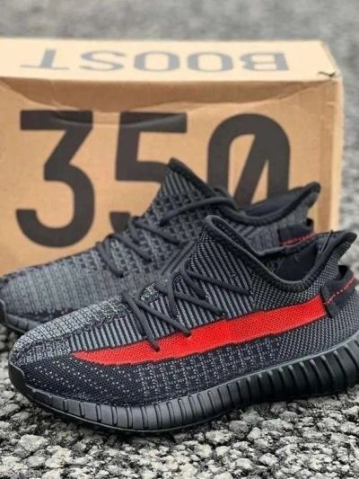 Лот: 20729742. Фото: 1. Кроссовки Adidas Yeezy Boost 350. Кеды, кроссовки, слипоны