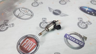 Лот: 23585072. Фото: 1. Форсунка Mazda Mazda3 PE-VPS PE01-13-250B. Двигатель и элементы двигателя