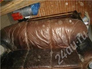 Лот: 247604. Фото: 1. Кожаный диван. Другое (мебель)