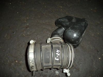 Лот: 14590705. Фото: 1. Патрубок воздушного фильтра NISSAN... Двигатель и элементы двигателя
